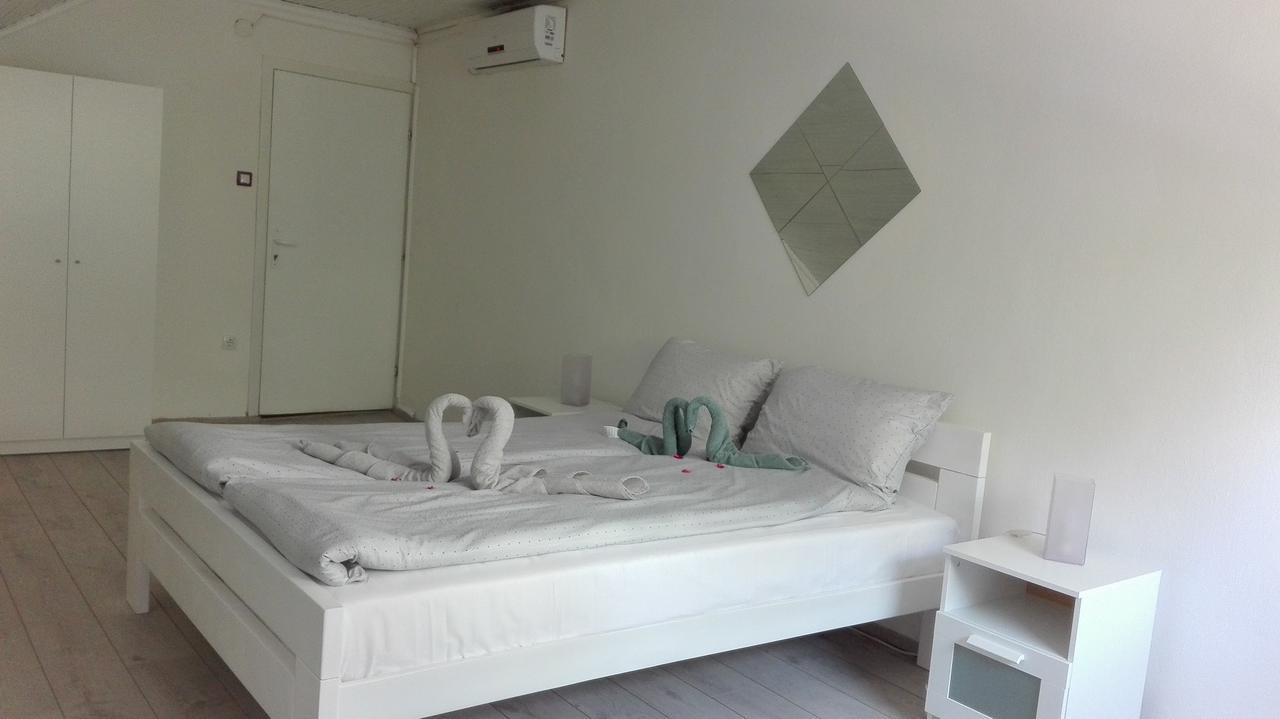 Apartment Dixy Belgrado Buitenkant foto